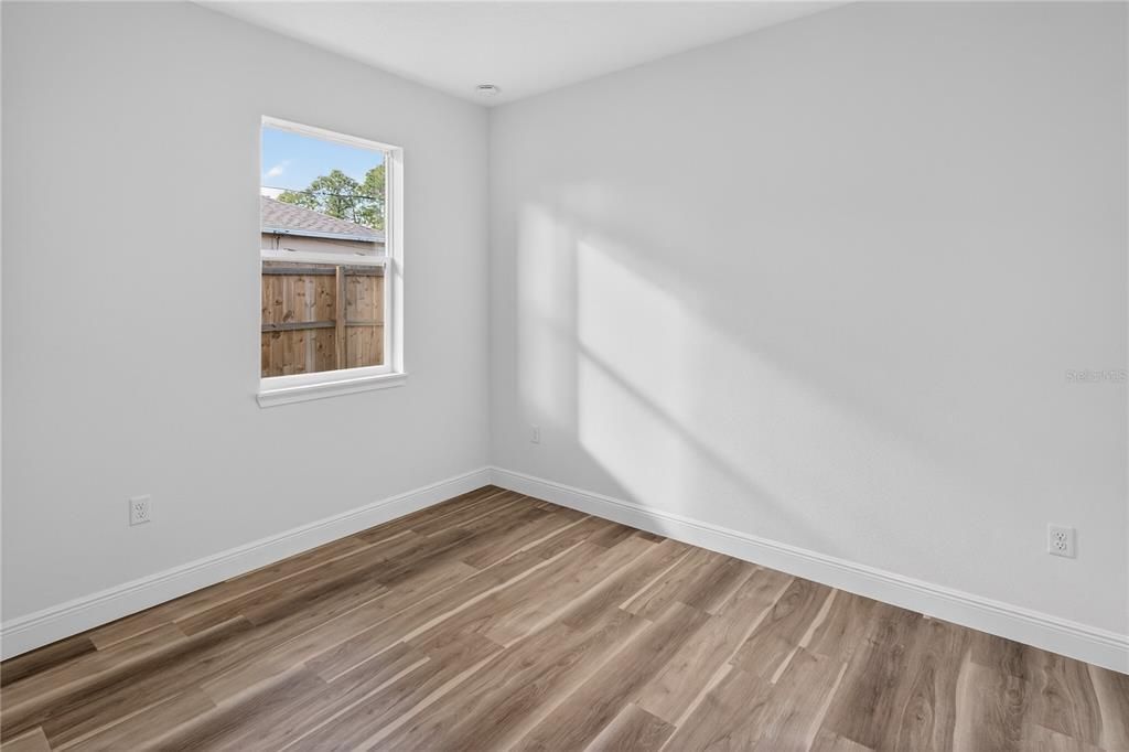 В аренду: $2,100 (4 спален, 2 ванн, 1555 Квадратных фут)