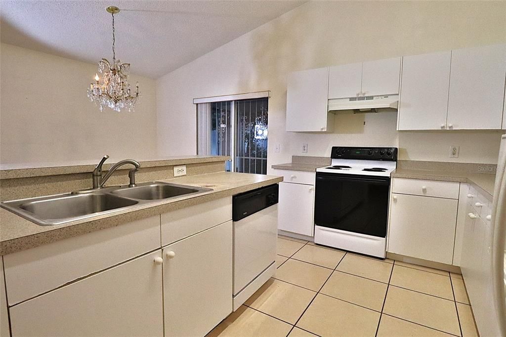 For Sale: $390,000 (3 beds, 2 baths, 1339 Square Feet)