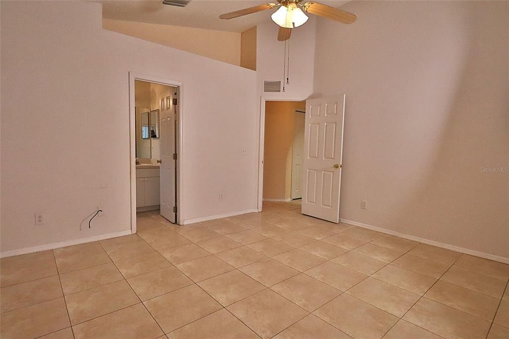 For Sale: $390,000 (3 beds, 2 baths, 1339 Square Feet)