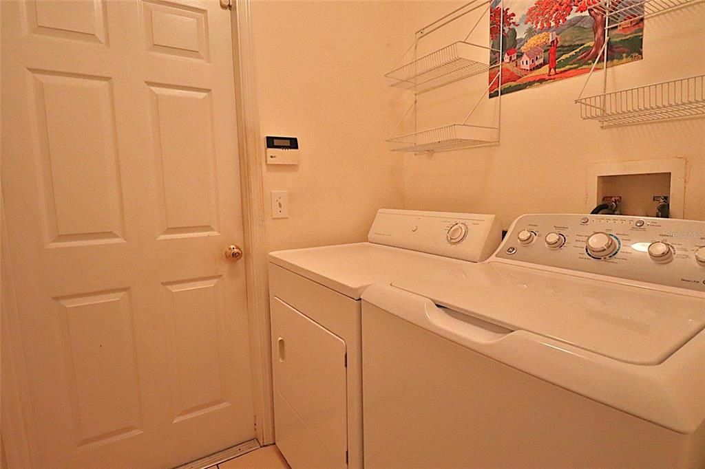 For Sale: $390,000 (3 beds, 2 baths, 1339 Square Feet)