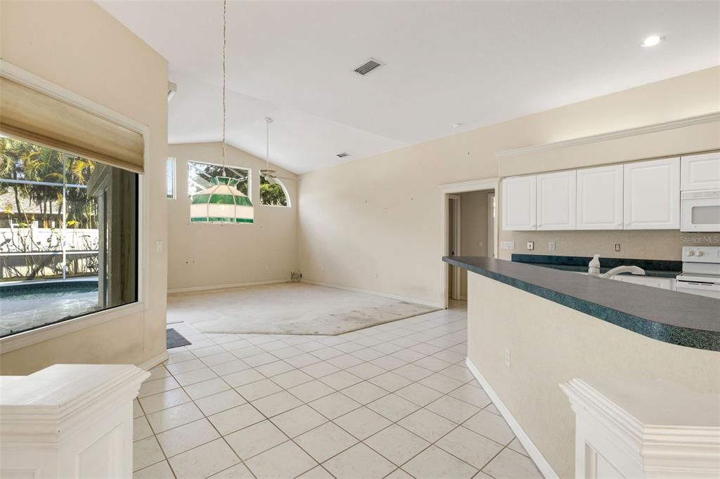 En Venta: $449,000 (3 camas, 2 baños, 2022 Pies cuadrados)