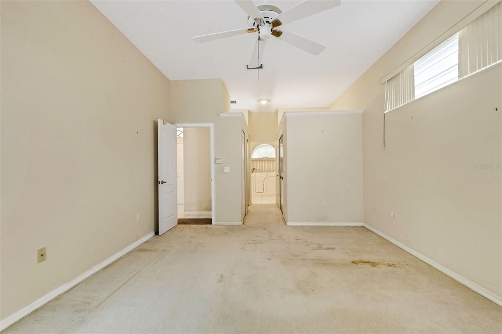 En Venta: $449,000 (3 camas, 2 baños, 2022 Pies cuadrados)