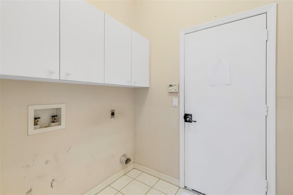En Venta: $449,000 (3 camas, 2 baños, 2022 Pies cuadrados)
