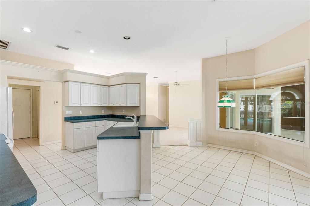 En Venta: $449,000 (3 camas, 2 baños, 2022 Pies cuadrados)