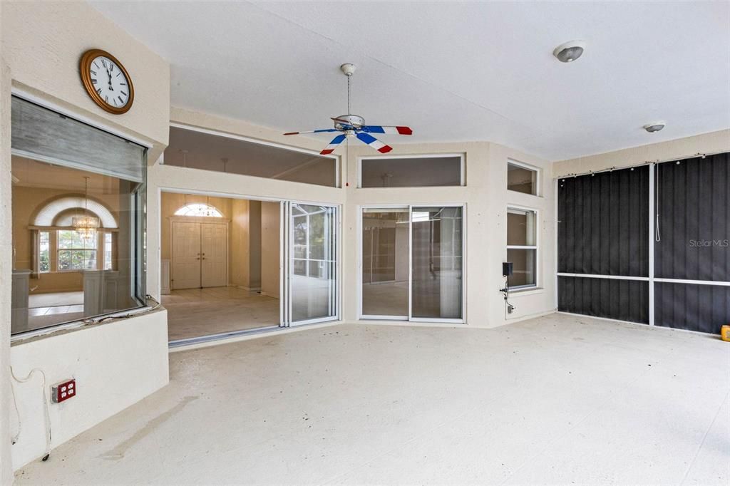 En Venta: $449,000 (3 camas, 2 baños, 2022 Pies cuadrados)