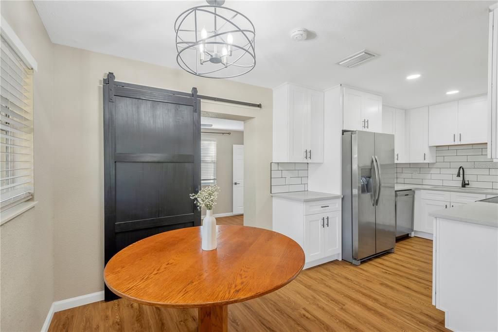 待售: $469,900 (4 贝兹, 2 浴室, 1340 平方英尺)