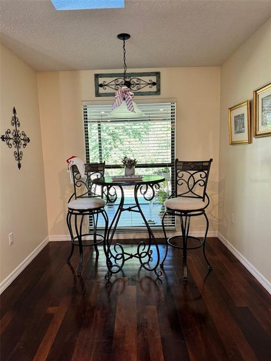 En Renta: $3,295 (3 camas, 2 baños, 1614 Pies cuadrados)