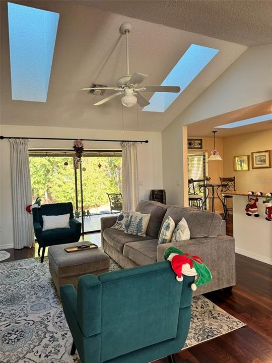 En Renta: $3,295 (3 camas, 2 baños, 1614 Pies cuadrados)