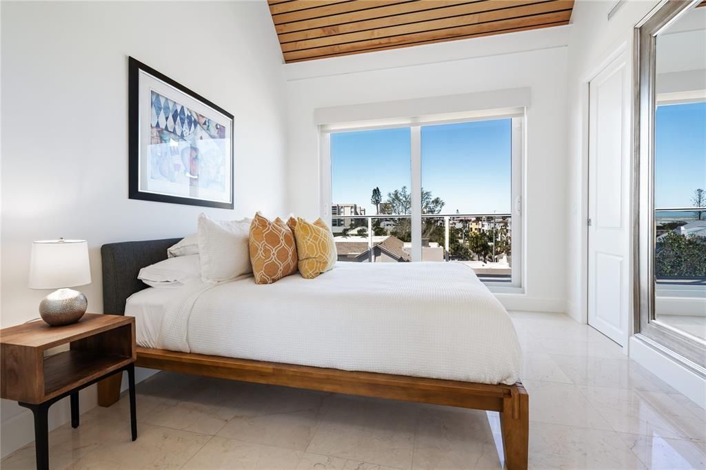 For Sale: $5,000,000 (3 beds, 3 baths, 2750 Square Feet)