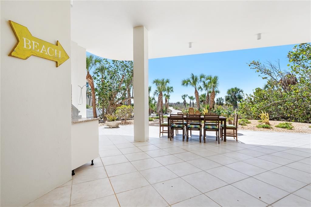 For Sale: $5,000,000 (3 beds, 3 baths, 2750 Square Feet)