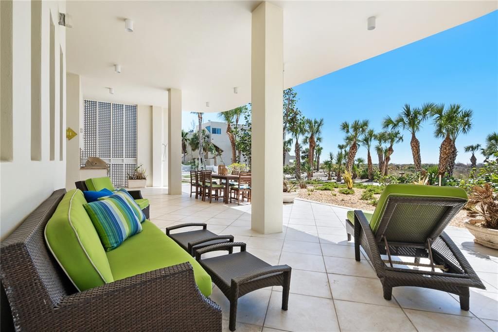 For Sale: $5,000,000 (3 beds, 3 baths, 2750 Square Feet)