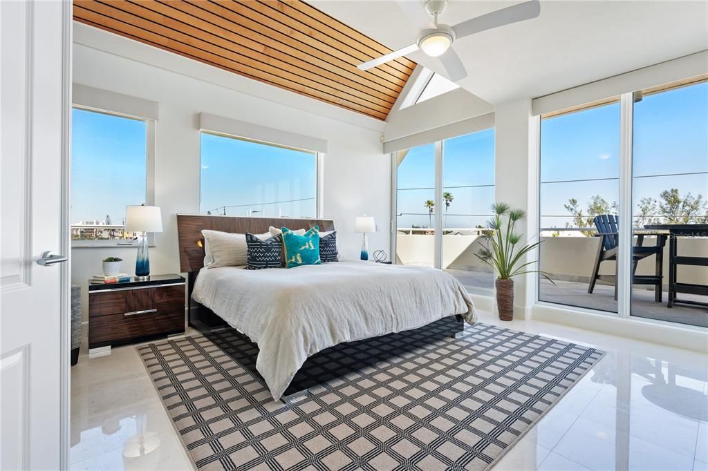 For Sale: $5,000,000 (3 beds, 3 baths, 2750 Square Feet)