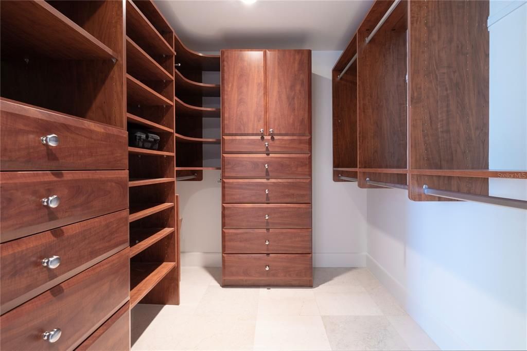 For Sale: $5,000,000 (3 beds, 3 baths, 2750 Square Feet)