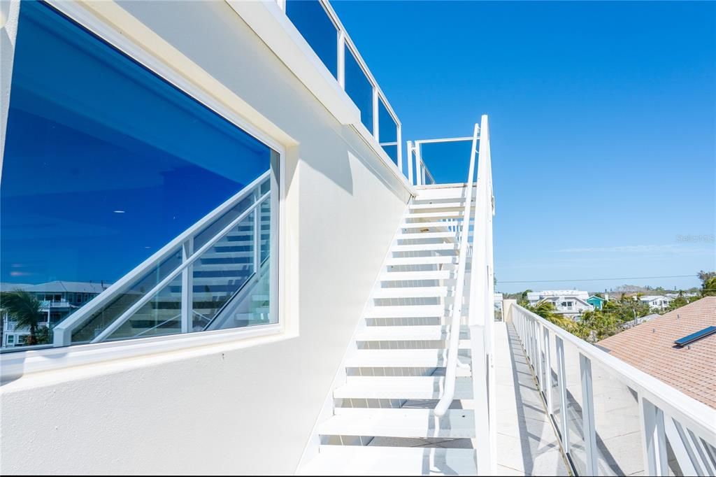 For Sale: $5,000,000 (3 beds, 3 baths, 2750 Square Feet)