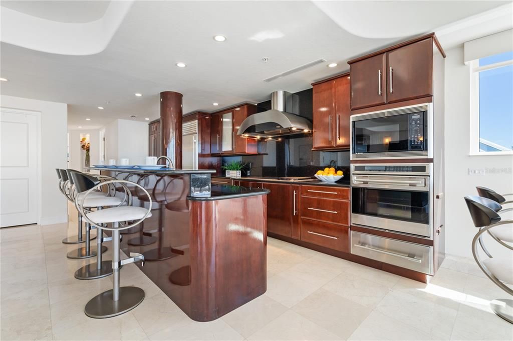 For Sale: $5,000,000 (3 beds, 3 baths, 2750 Square Feet)