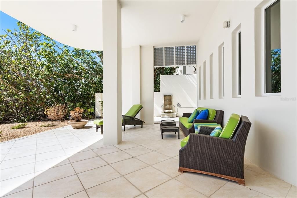 For Sale: $5,000,000 (3 beds, 3 baths, 2750 Square Feet)