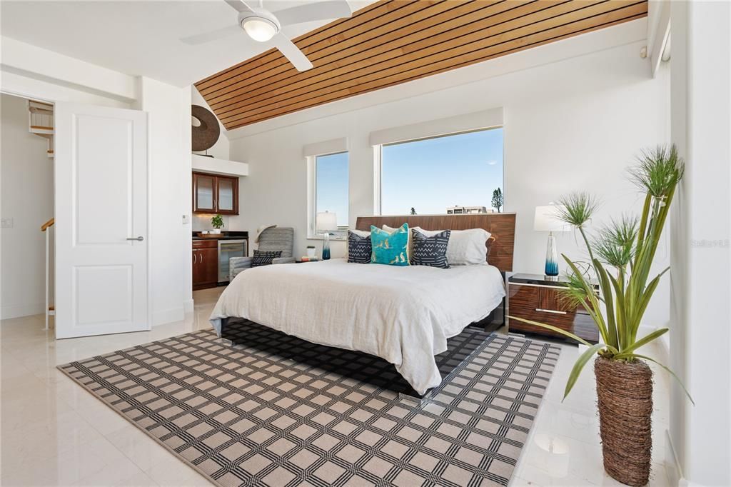 For Sale: $5,000,000 (3 beds, 3 baths, 2750 Square Feet)