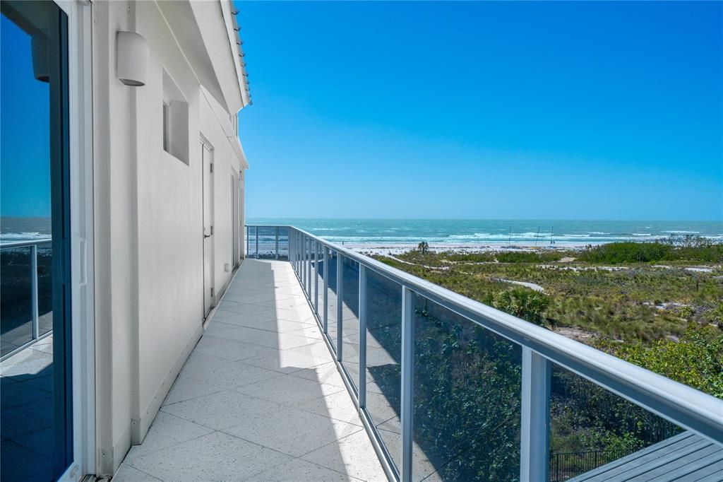 For Sale: $5,000,000 (3 beds, 3 baths, 2750 Square Feet)