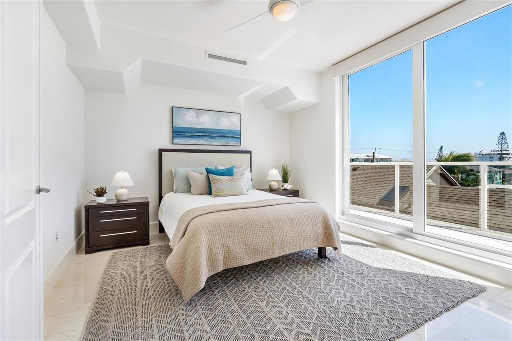 For Sale: $5,000,000 (3 beds, 3 baths, 2750 Square Feet)