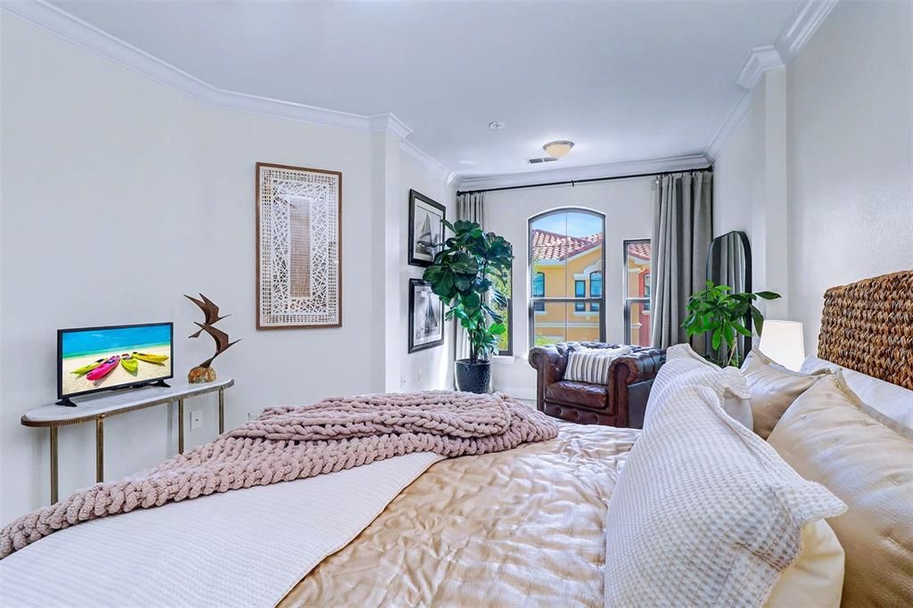 待售: $349,950 (1 贝兹, 1 浴室, 1079 平方英尺)