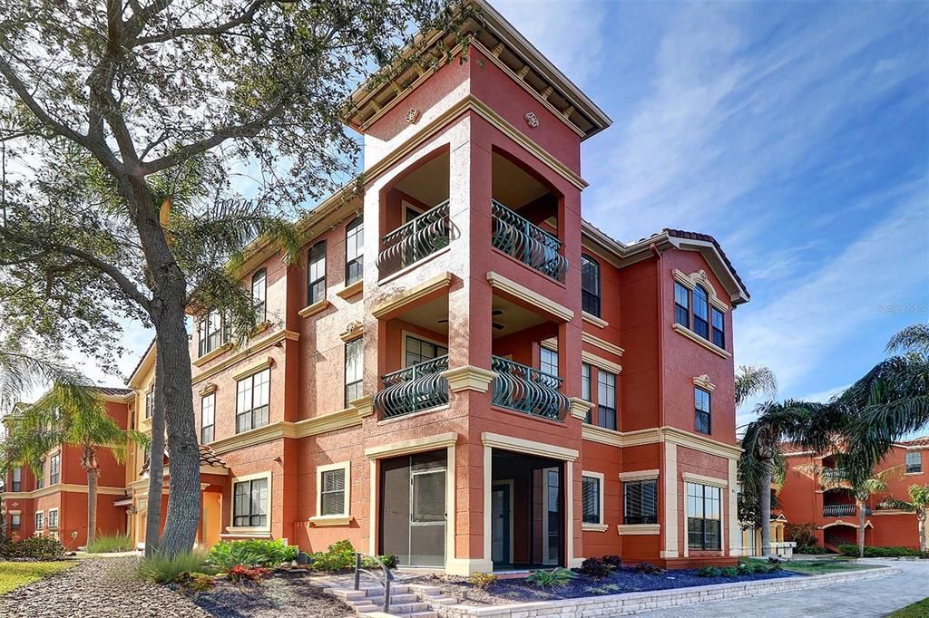 待售: $349,950 (1 贝兹, 1 浴室, 1079 平方英尺)