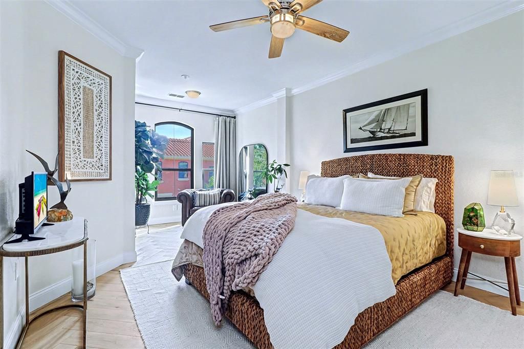 待售: $349,950 (1 贝兹, 1 浴室, 1079 平方英尺)