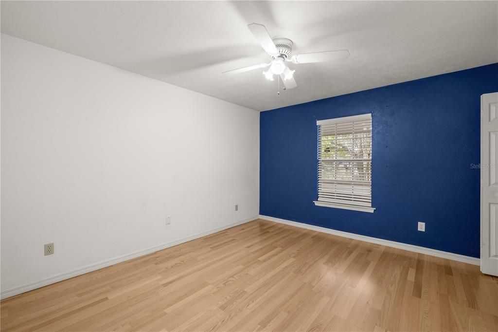 For Sale: $558,000 (4 beds, 2 baths, 2324 Square Feet)