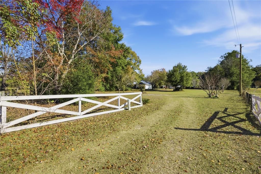 For Sale: $558,000 (4 beds, 2 baths, 2324 Square Feet)