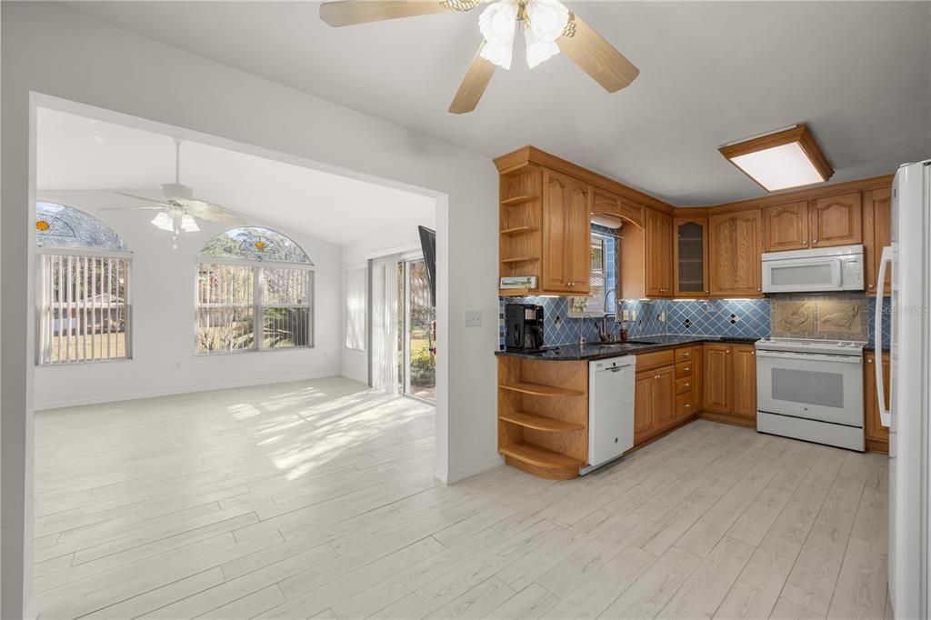 For Sale: $558,000 (4 beds, 2 baths, 2324 Square Feet)