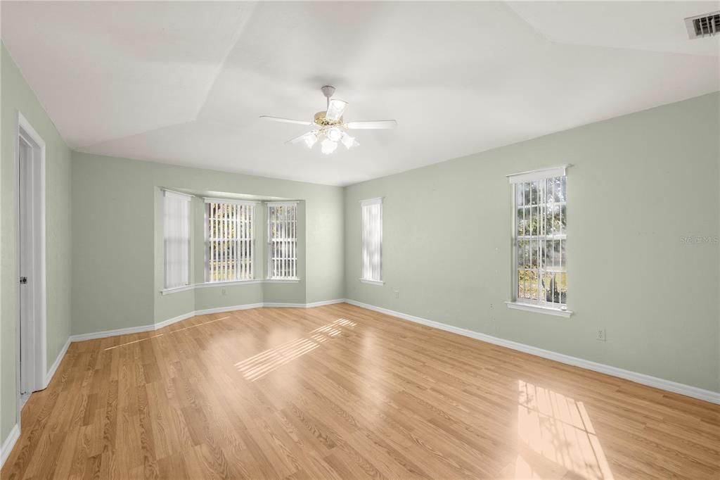For Sale: $558,000 (4 beds, 2 baths, 2324 Square Feet)