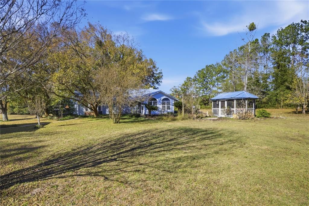 For Sale: $558,000 (4 beds, 2 baths, 2324 Square Feet)