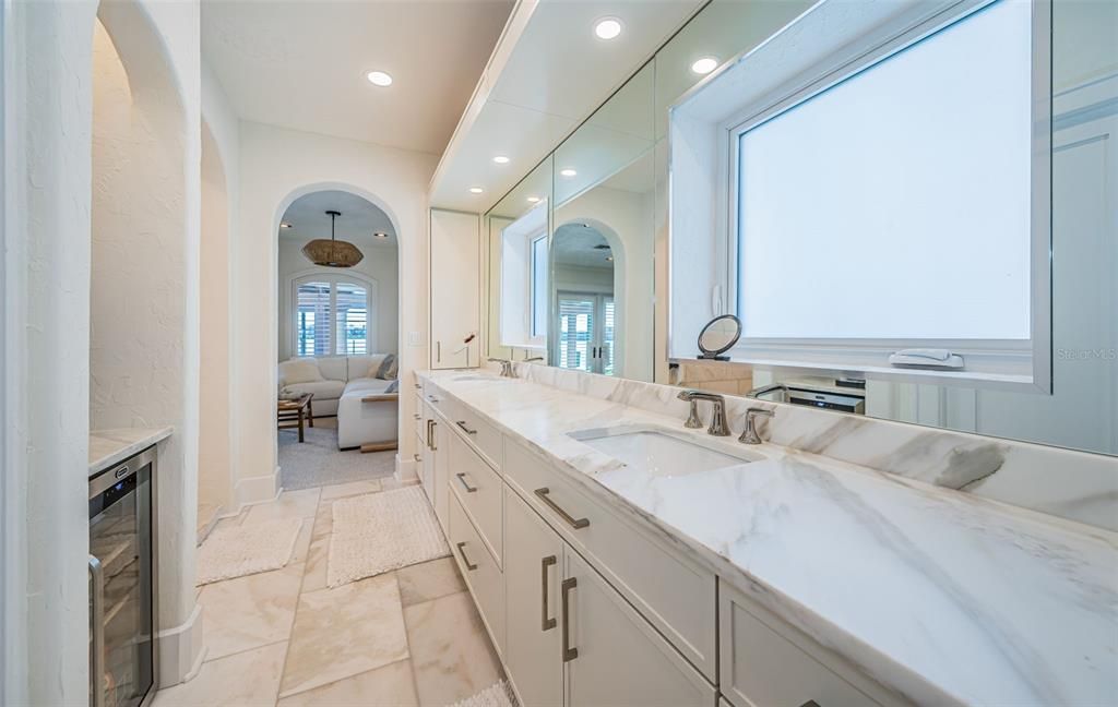 待售: $5,750,000 (5 贝兹, 4 浴室, 6032 平方英尺)