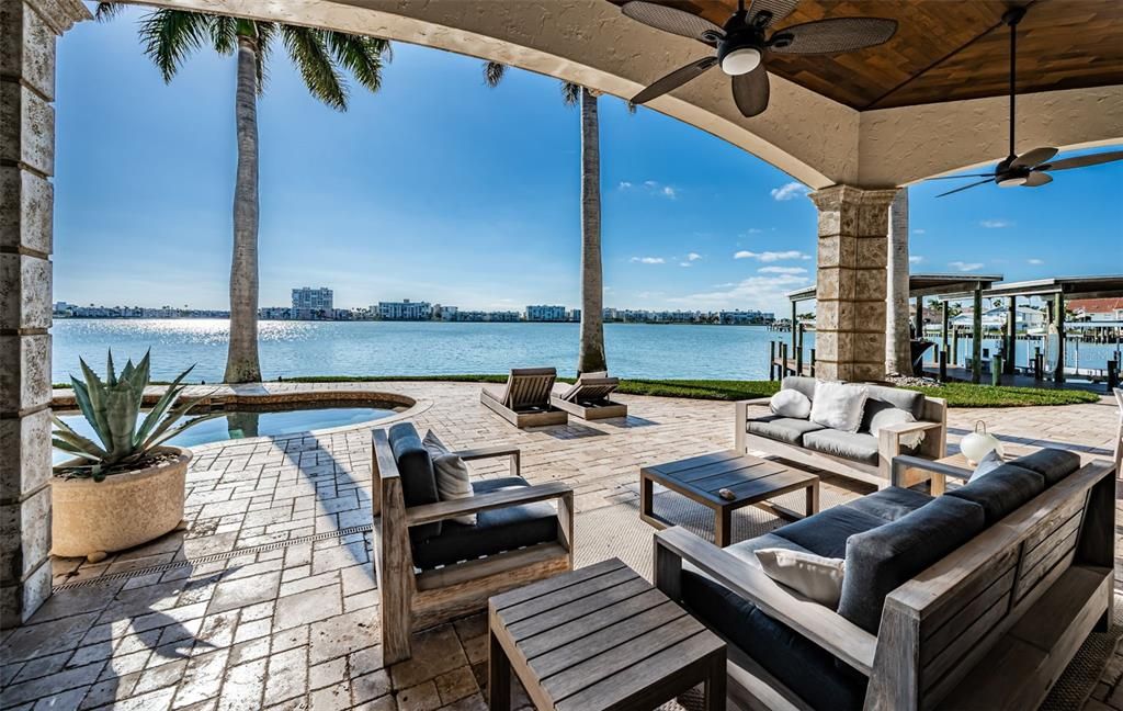 待售: $5,750,000 (5 贝兹, 4 浴室, 6032 平方英尺)