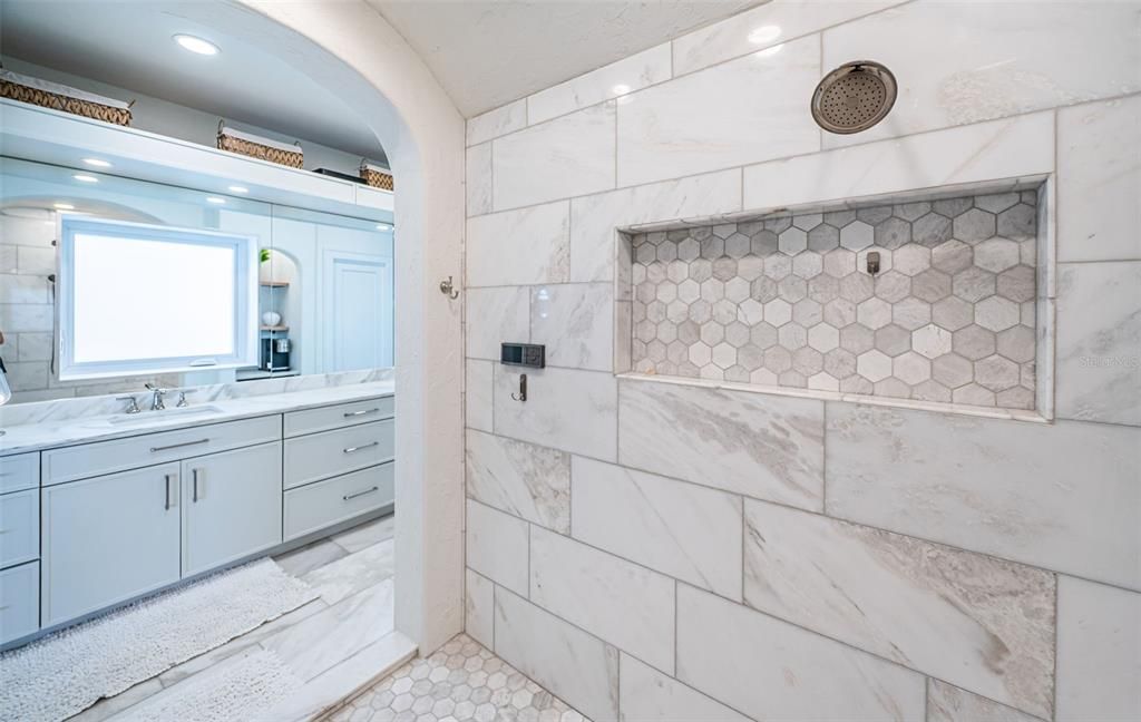 待售: $5,750,000 (5 贝兹, 4 浴室, 6032 平方英尺)