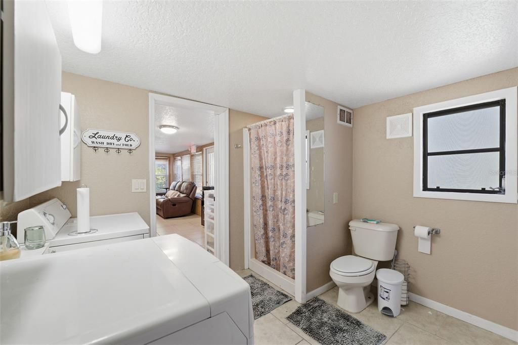 For Sale: $264,700 (2 beds, 2 baths, 1008 Square Feet)