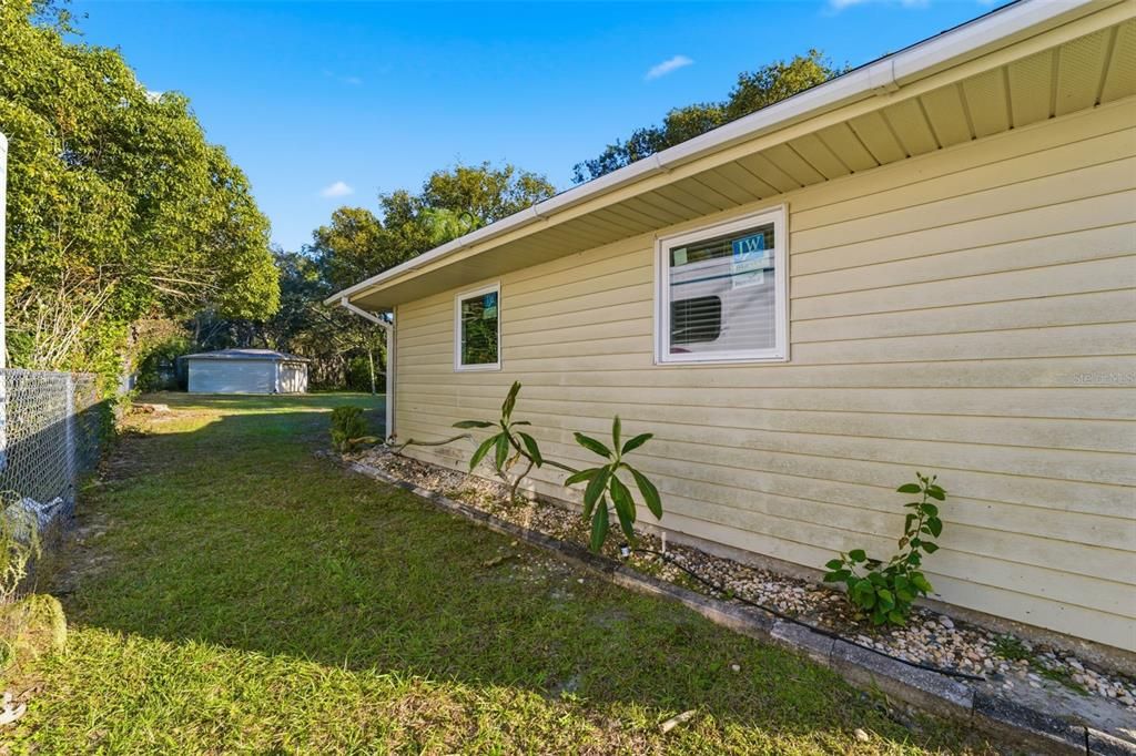 For Sale: $264,700 (2 beds, 2 baths, 1008 Square Feet)