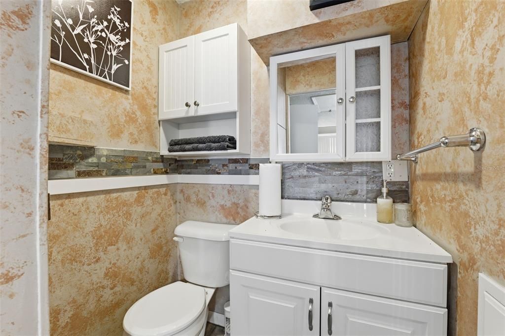 For Sale: $264,700 (2 beds, 2 baths, 1008 Square Feet)