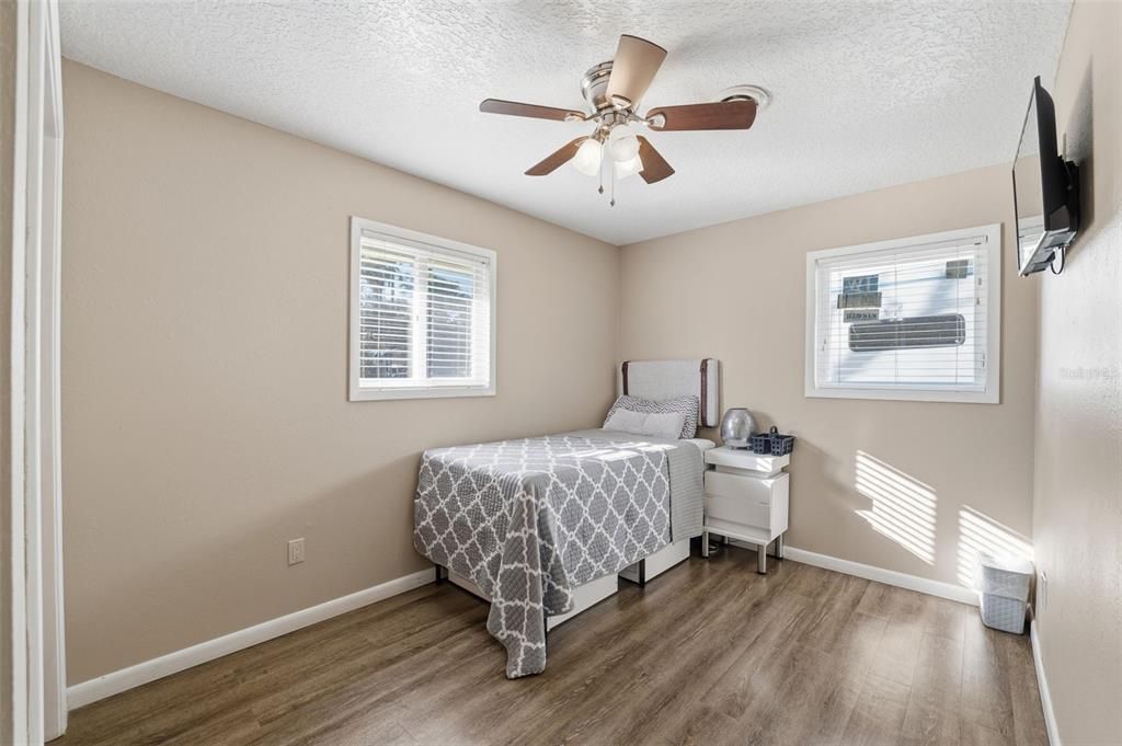 For Sale: $264,700 (2 beds, 2 baths, 1008 Square Feet)