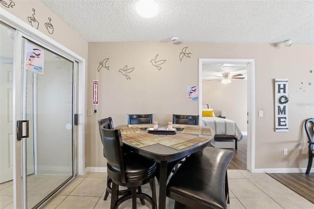 For Sale: $264,700 (2 beds, 2 baths, 1008 Square Feet)