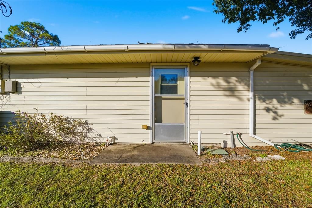 For Sale: $264,700 (2 beds, 2 baths, 1008 Square Feet)