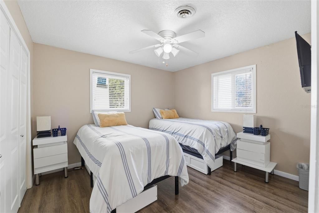 For Sale: $264,700 (2 beds, 2 baths, 1008 Square Feet)