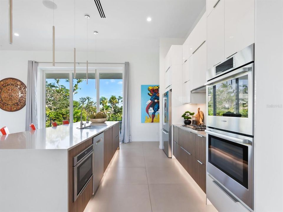 For Sale: $3,775,000 (4 beds, 4 baths, 3788 Square Feet)