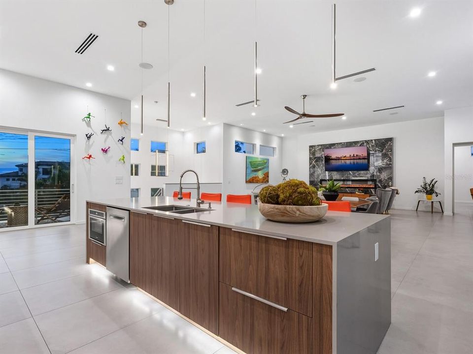 For Sale: $3,775,000 (4 beds, 4 baths, 3788 Square Feet)