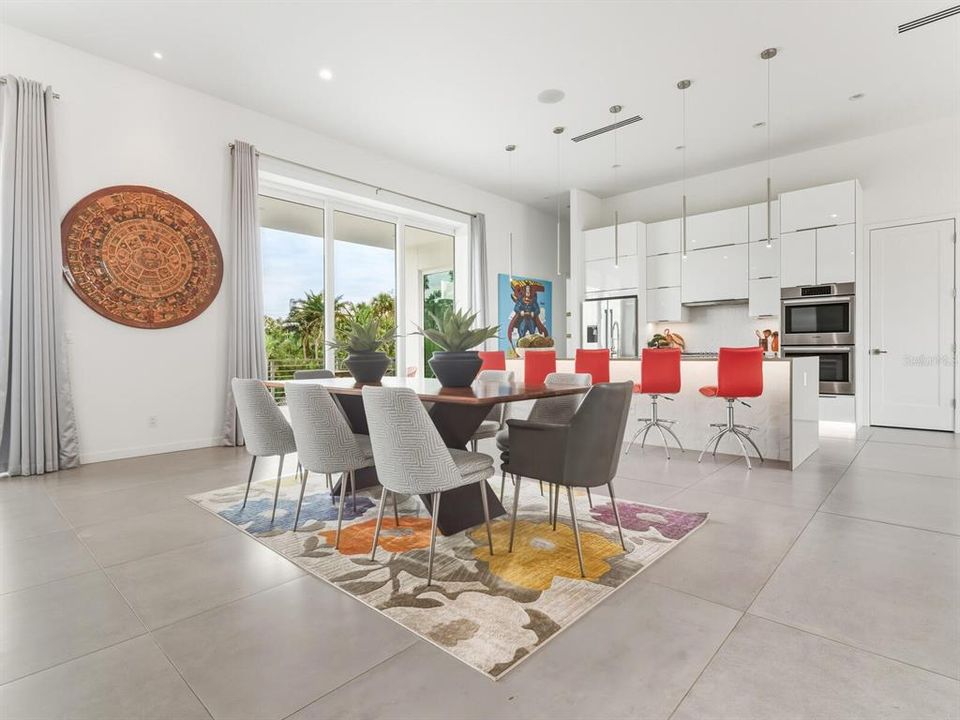 For Sale: $3,775,000 (4 beds, 4 baths, 3788 Square Feet)