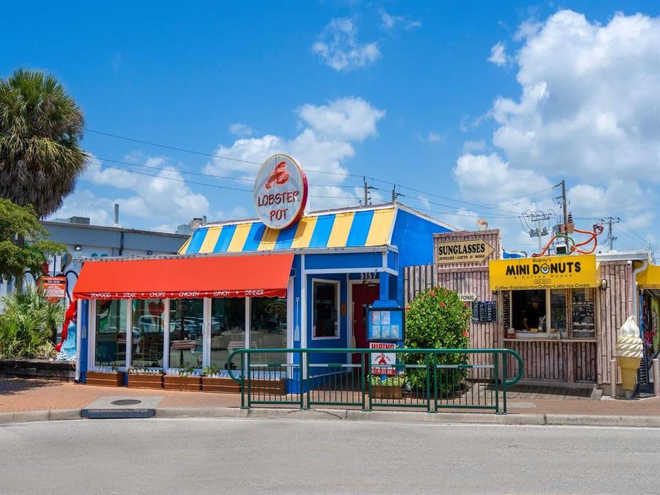 For Sale: $3,775,000 (4 beds, 4 baths, 3788 Square Feet)