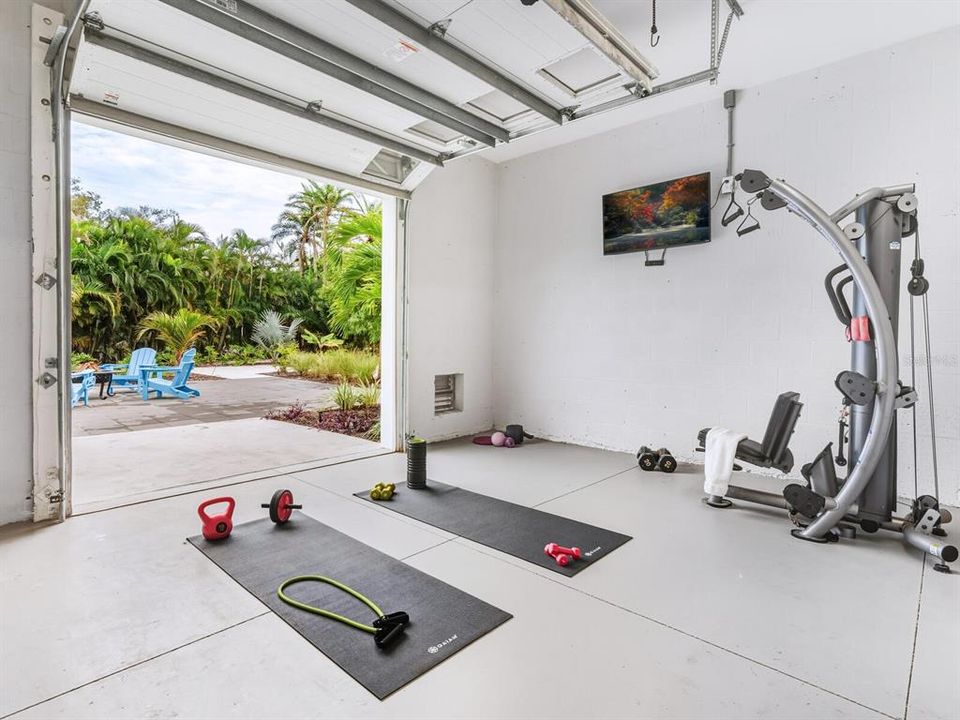 For Sale: $3,775,000 (4 beds, 4 baths, 3788 Square Feet)