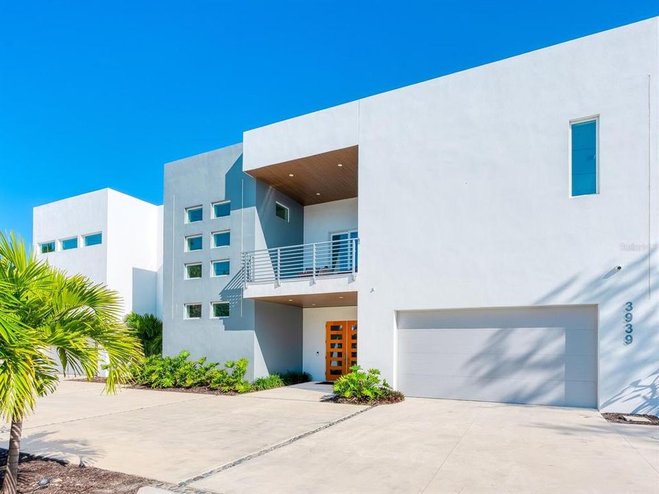 For Sale: $3,775,000 (4 beds, 4 baths, 3788 Square Feet)