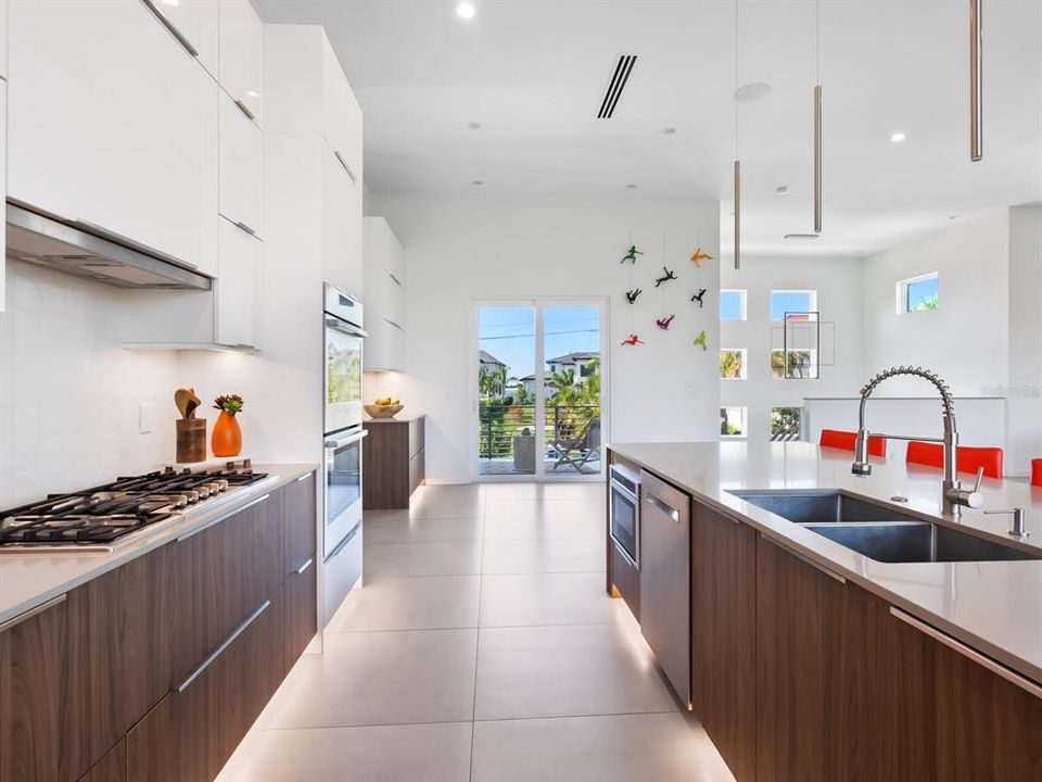 For Sale: $3,775,000 (4 beds, 4 baths, 3788 Square Feet)