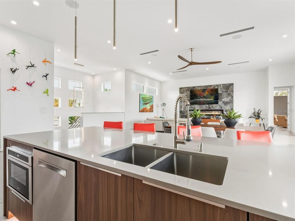 For Sale: $3,775,000 (4 beds, 4 baths, 3788 Square Feet)