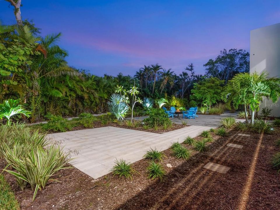 For Sale: $3,775,000 (4 beds, 4 baths, 3788 Square Feet)